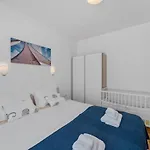 Two Bedroom With Terrace And Sea View Adriatica Grebastica