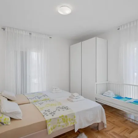 Two Bedroom With Terrace And Sea View Adriatica