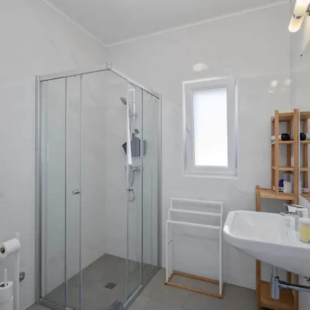 Two Bedroom With Terrace And Sea View Adriatica Apartamento