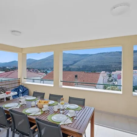 Daire Two Bedroom With Terrace And Sea View Adriatica