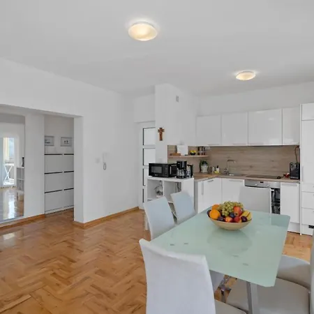 Two Bedroom With Terrace And Sea View Adriatica * Grebaštica