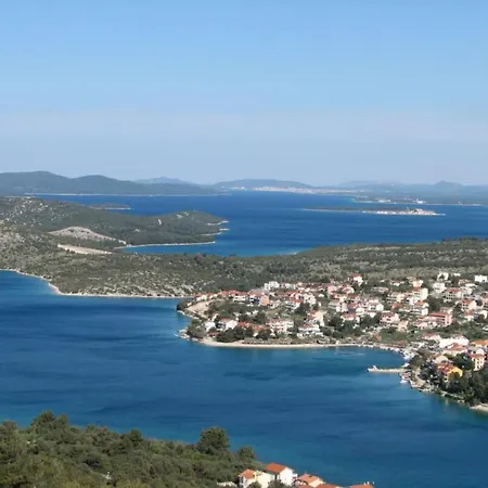 Two Bedroom With Terrace And Sea View Adriatica * Grebaštica