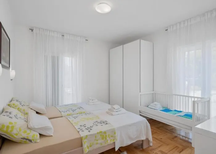 Two Bedroom With Terrace And Sea View Adriatica