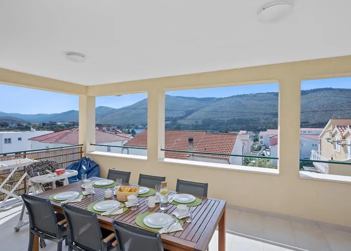 Daire Two Bedroom With Terrace And Sea View Adriatica