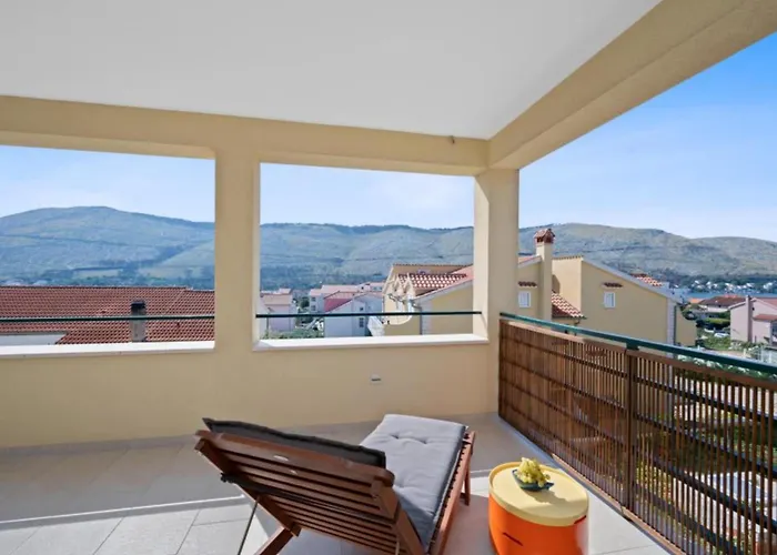 Daire Two Bedroom With Terrace And Sea View Adriatica Grebaštica