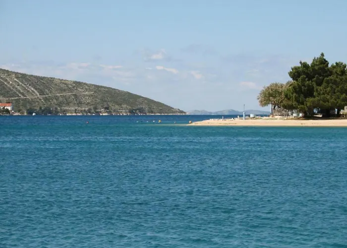 Two Bedroom With Terrace And Sea View Adriatica דירה *