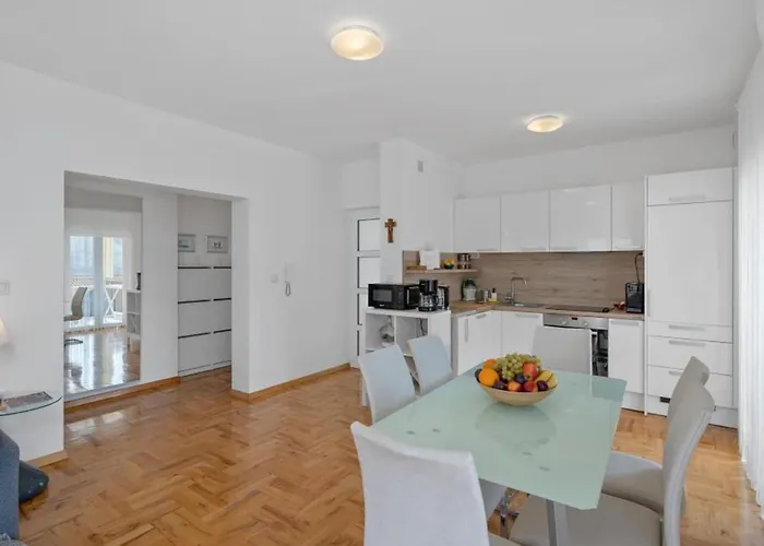 Two Bedroom With Terrace And Sea View Adriatica * Grebaštica