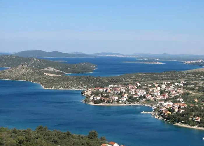 Two Bedroom With Terrace And Sea View Adriatica * Grebaštica